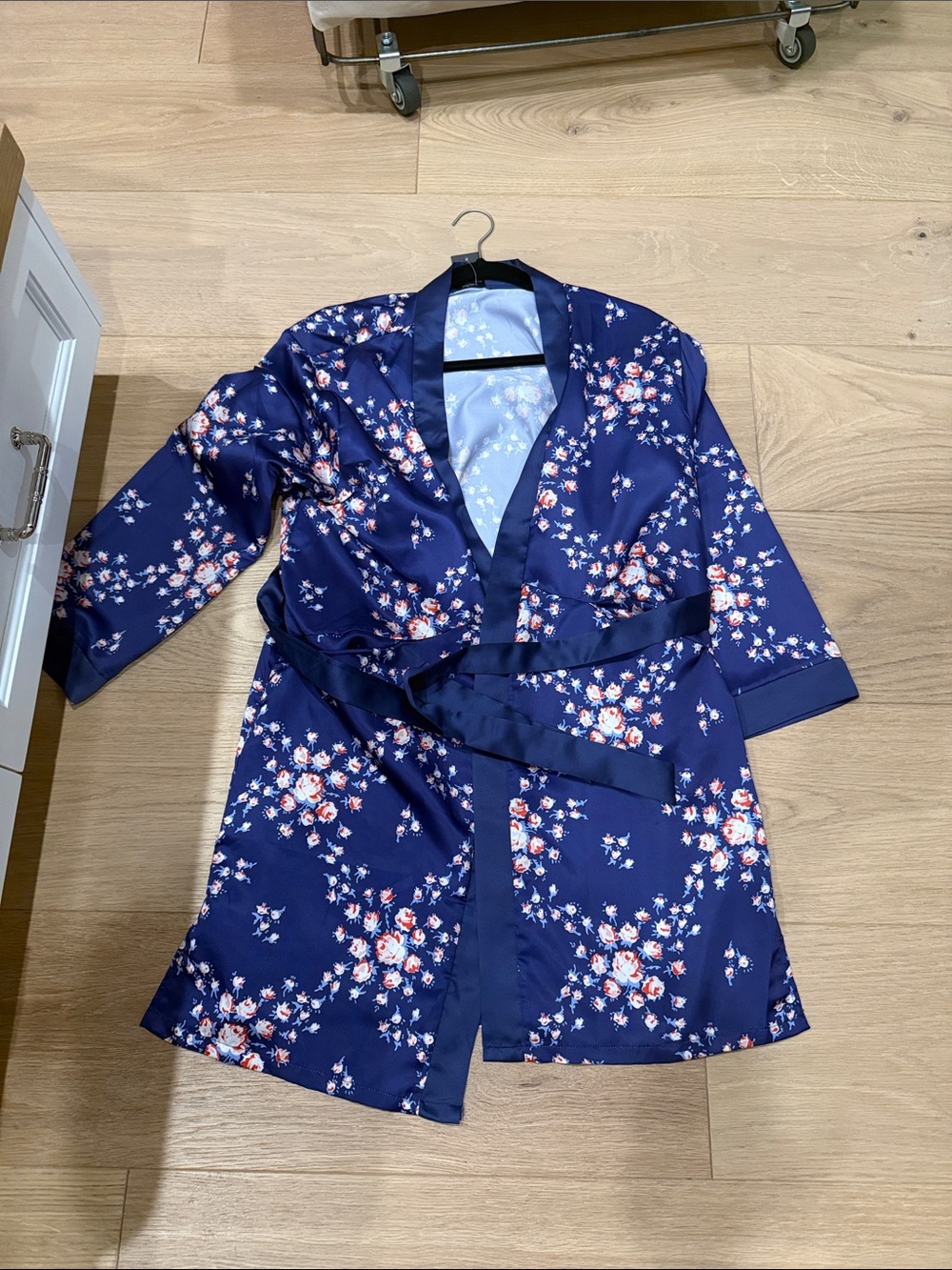 NWT MORGAN LANE Navy Floral Wrap Robe with Self-Tie Belt